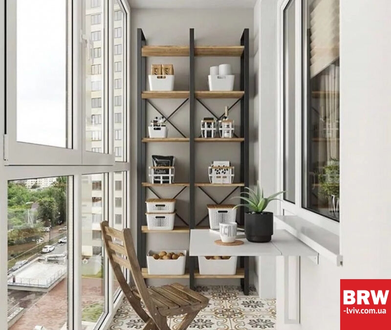 Полички в інтер’єрах балконів