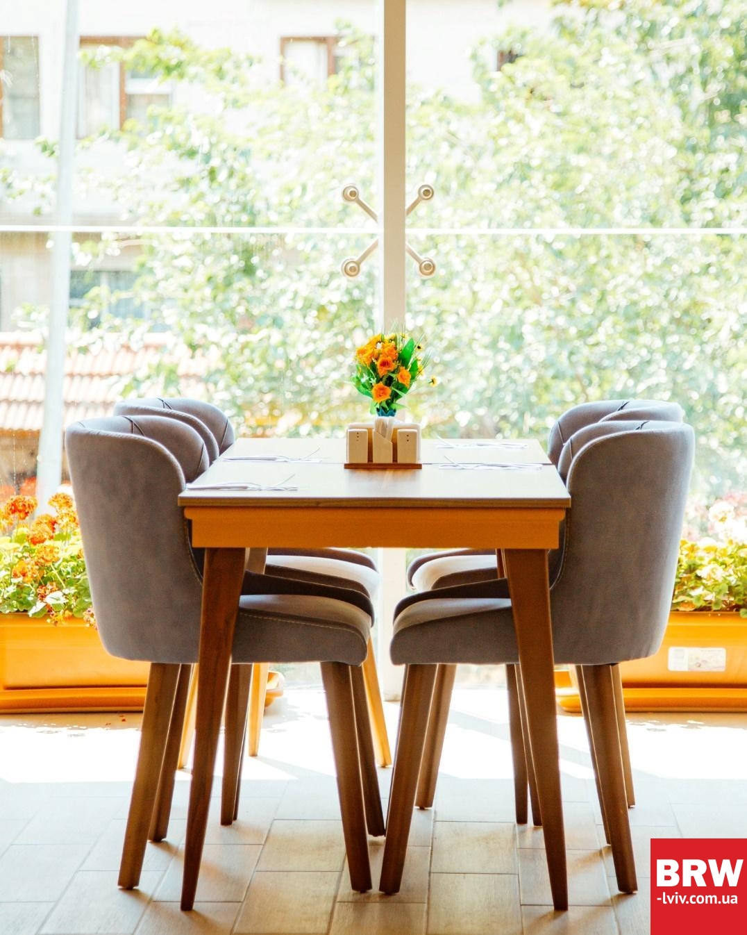 Від чого має залежати висота столу